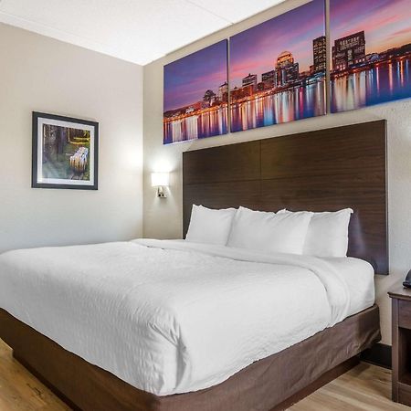 Quality Inn Louisville-Jefferson County Extérieur photo