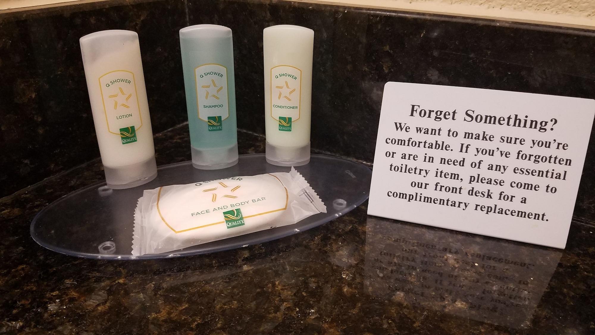 Quality Inn Louisville-Jefferson County Extérieur photo