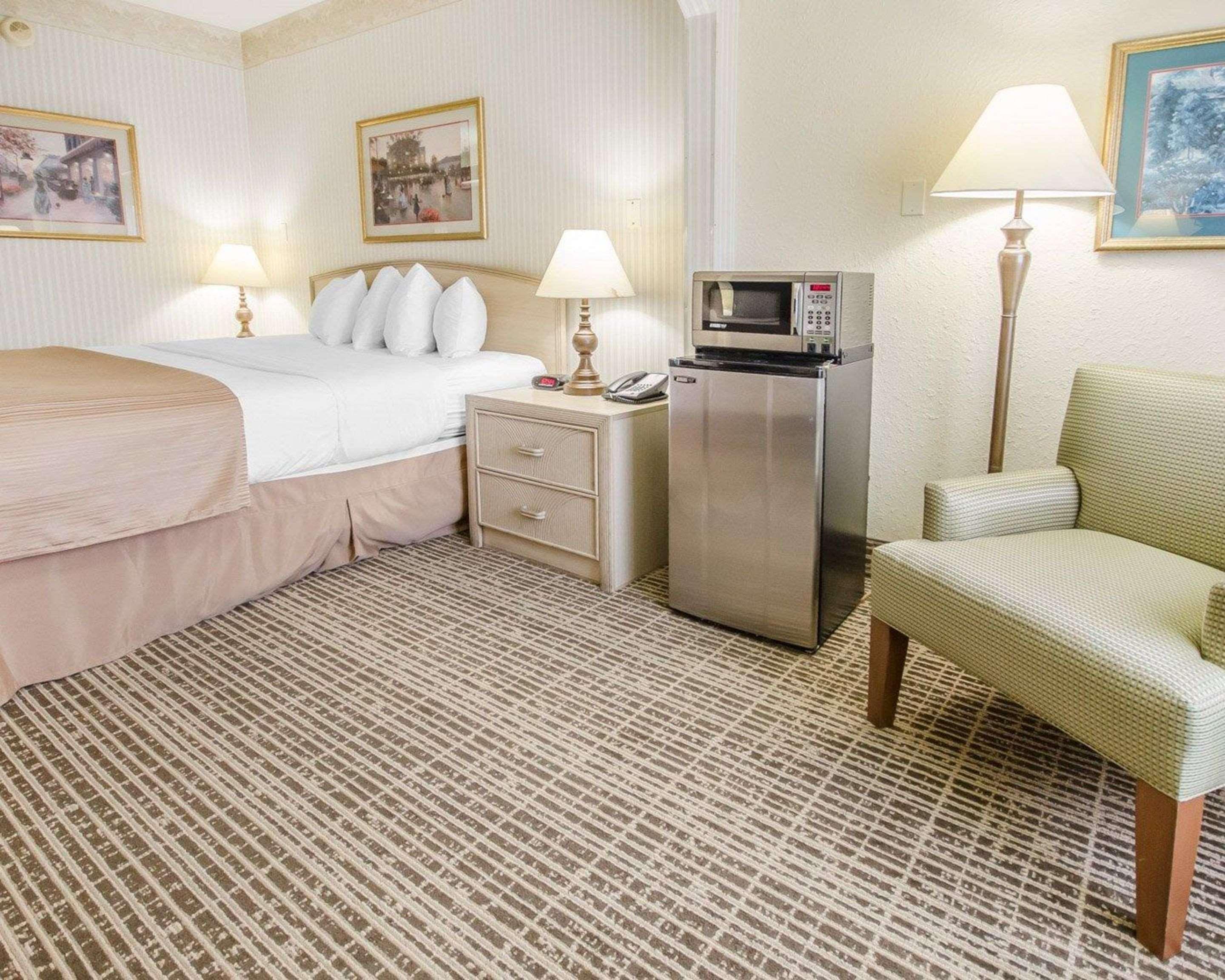 Quality Inn Louisville-Jefferson County Extérieur photo