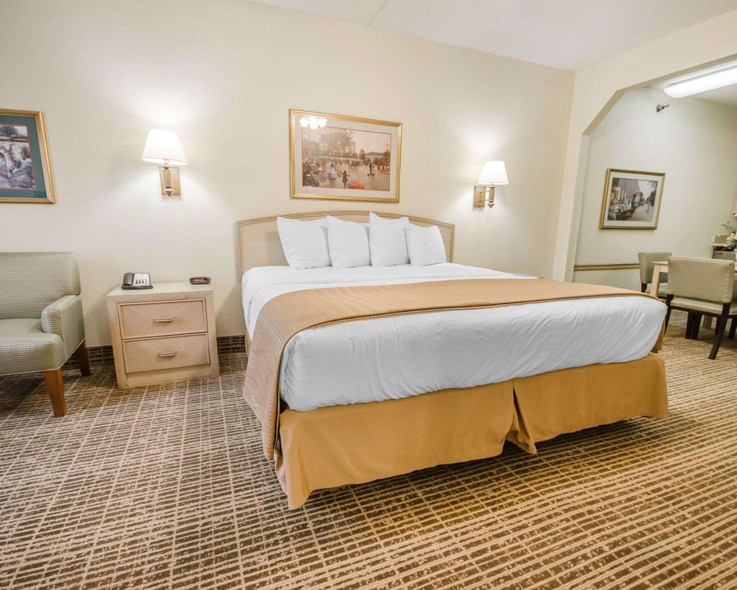 Quality Inn Louisville-Jefferson County Extérieur photo