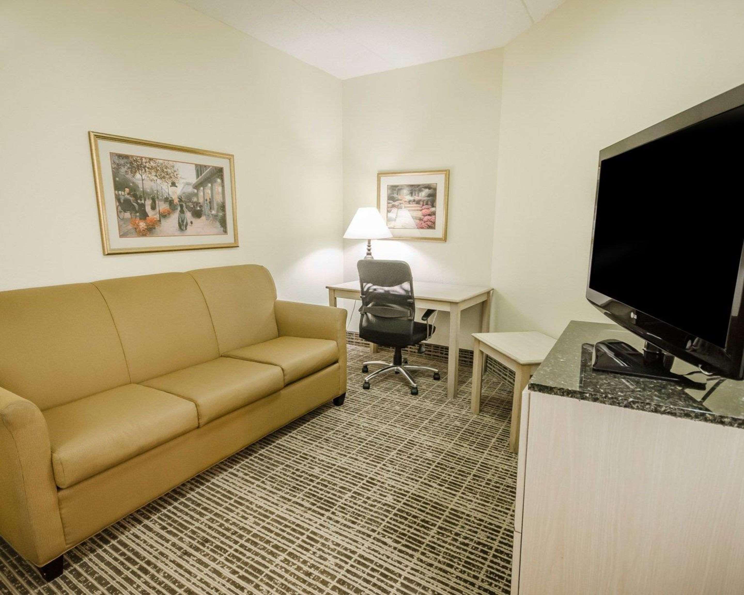 Quality Inn Louisville-Jefferson County Extérieur photo