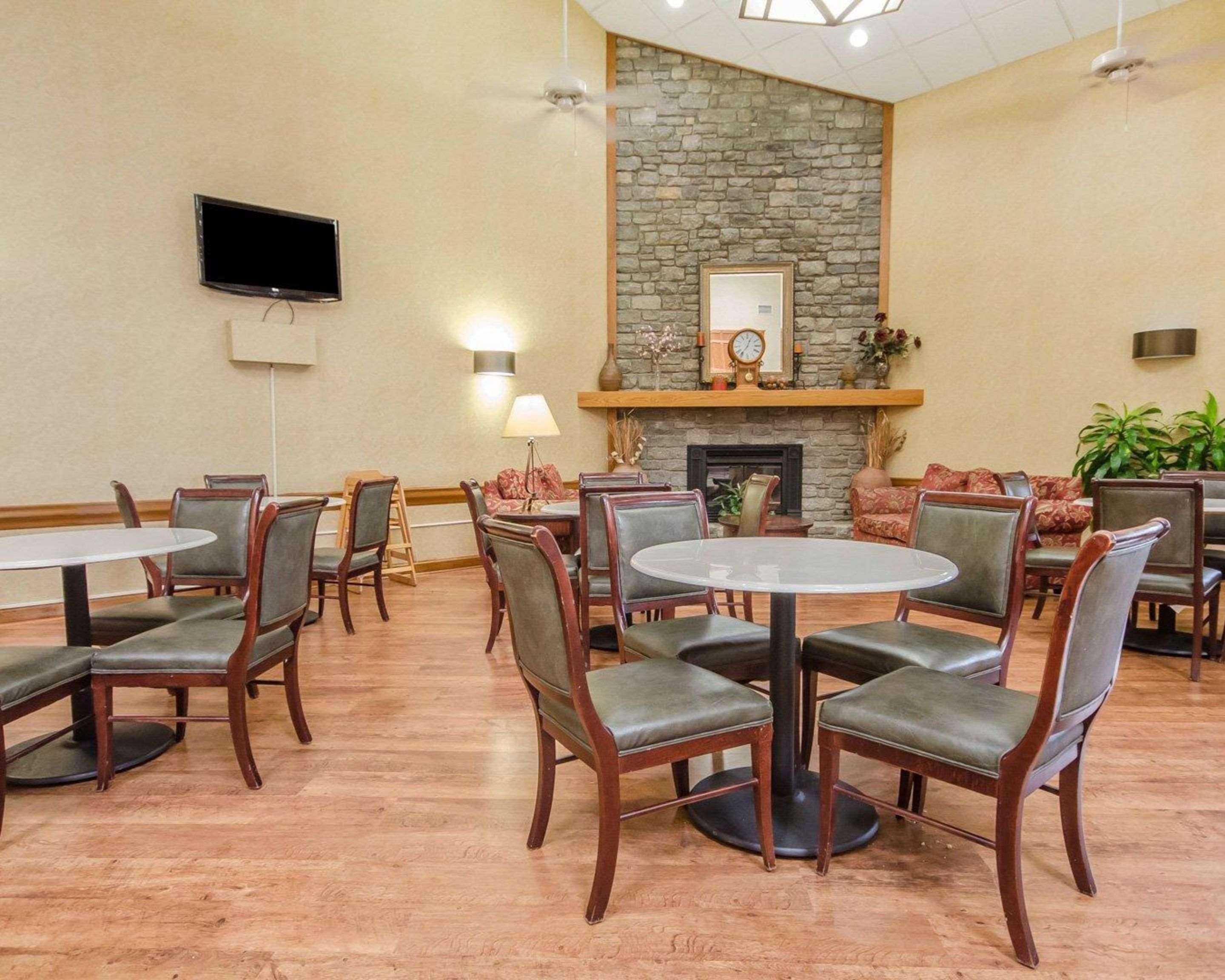 Quality Inn Louisville-Jefferson County Extérieur photo