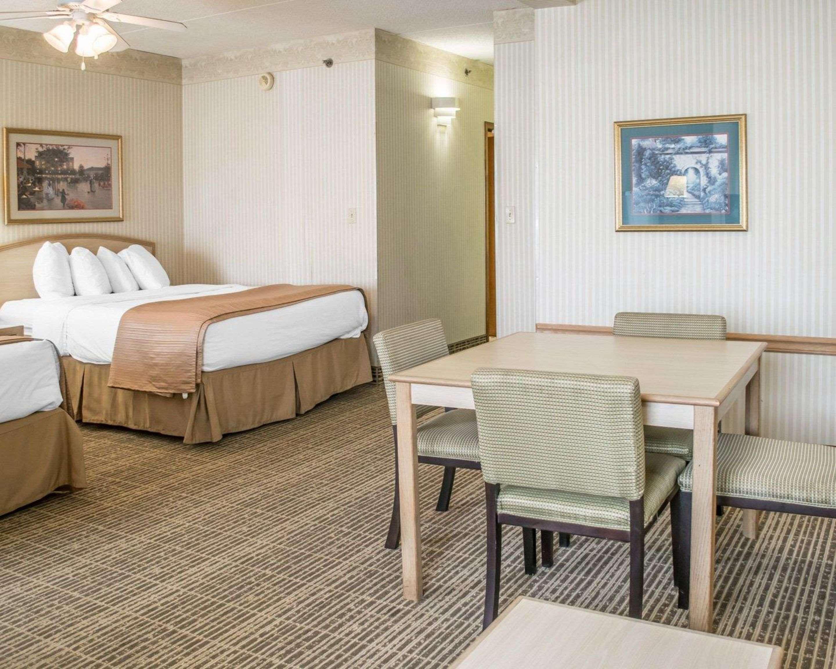 Quality Inn Louisville-Jefferson County Extérieur photo