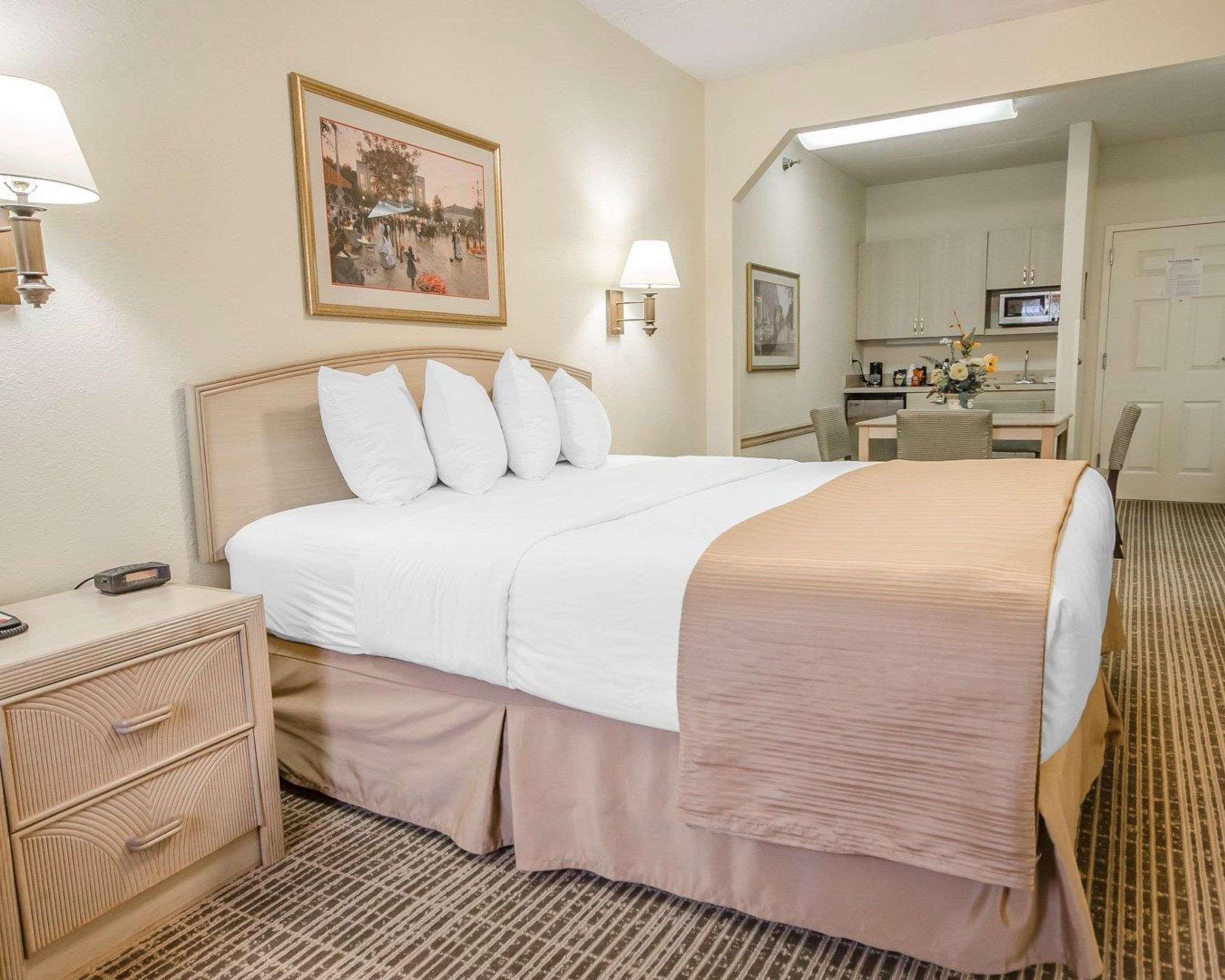 Quality Inn Louisville-Jefferson County Extérieur photo