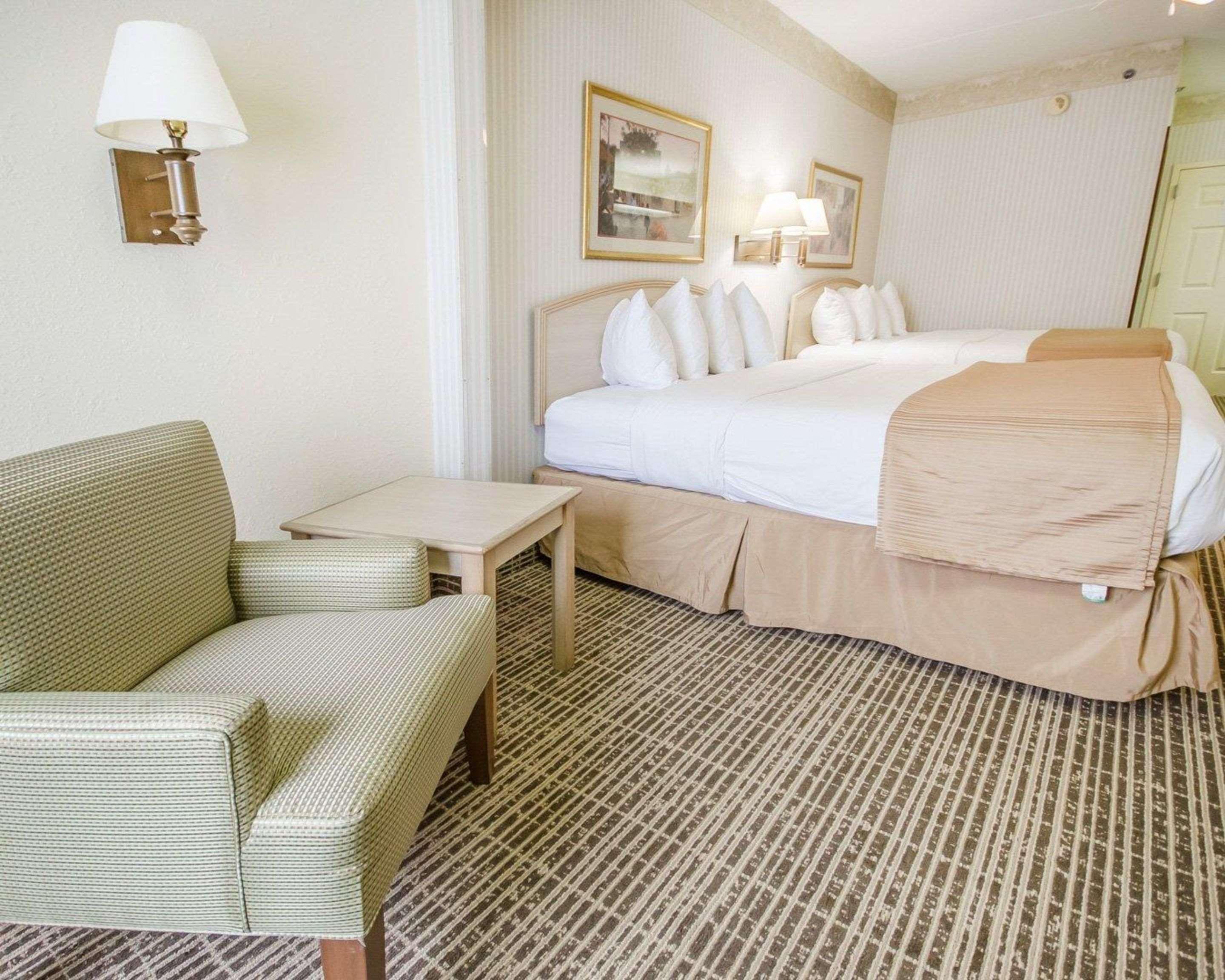 Quality Inn Louisville-Jefferson County Extérieur photo