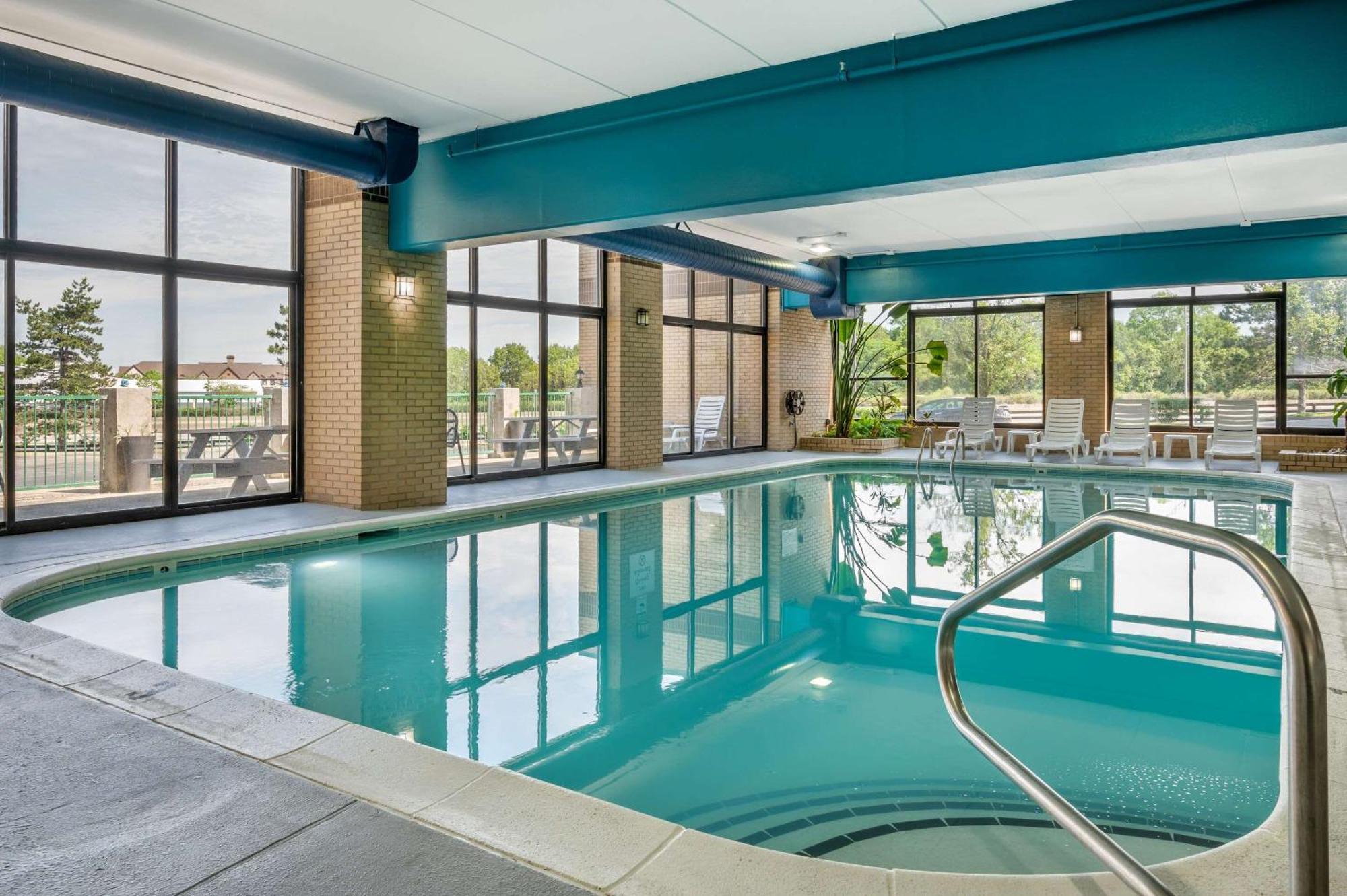 Quality Inn Louisville-Jefferson County Extérieur photo
