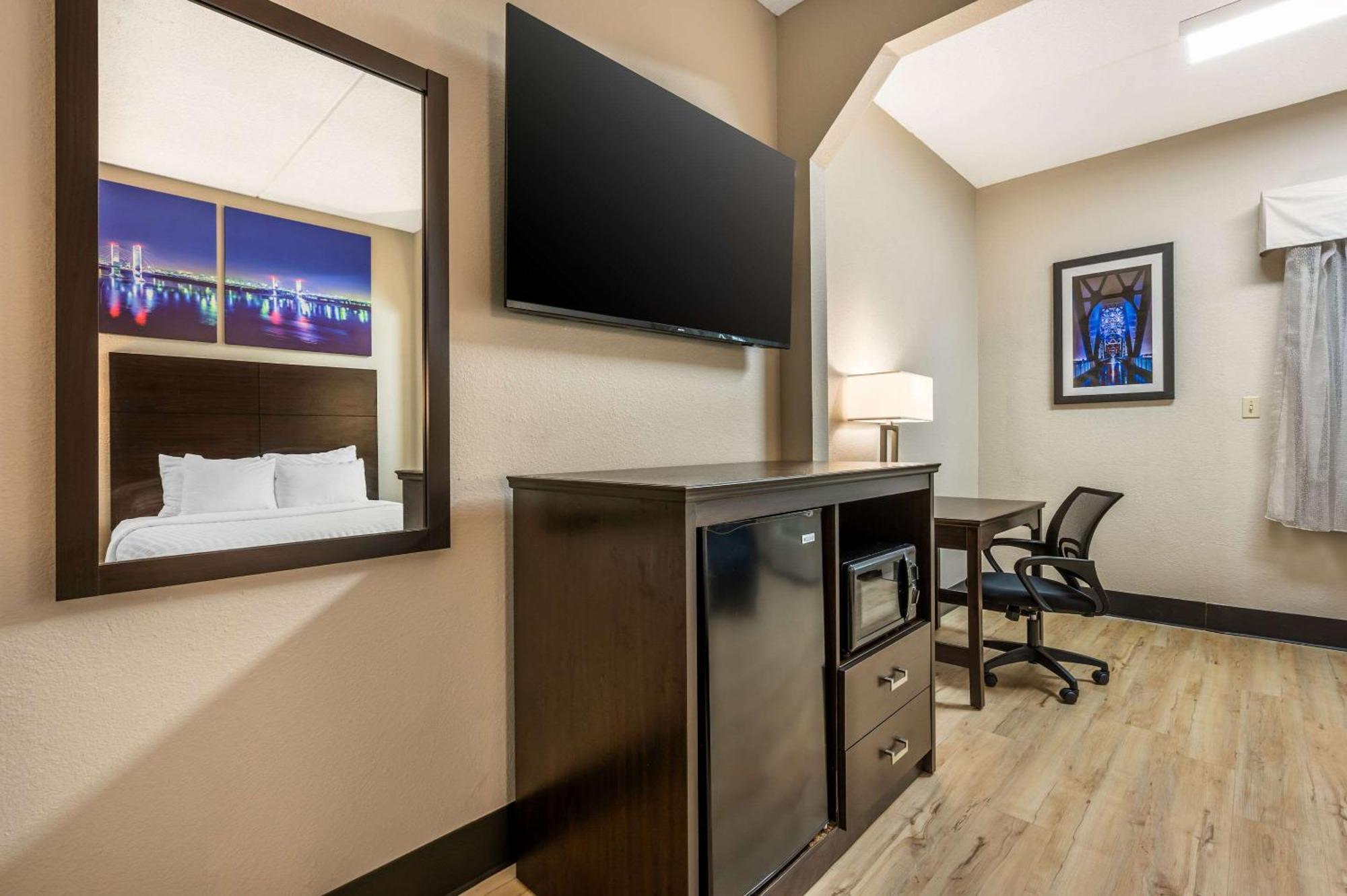 Quality Inn Louisville-Jefferson County Extérieur photo
