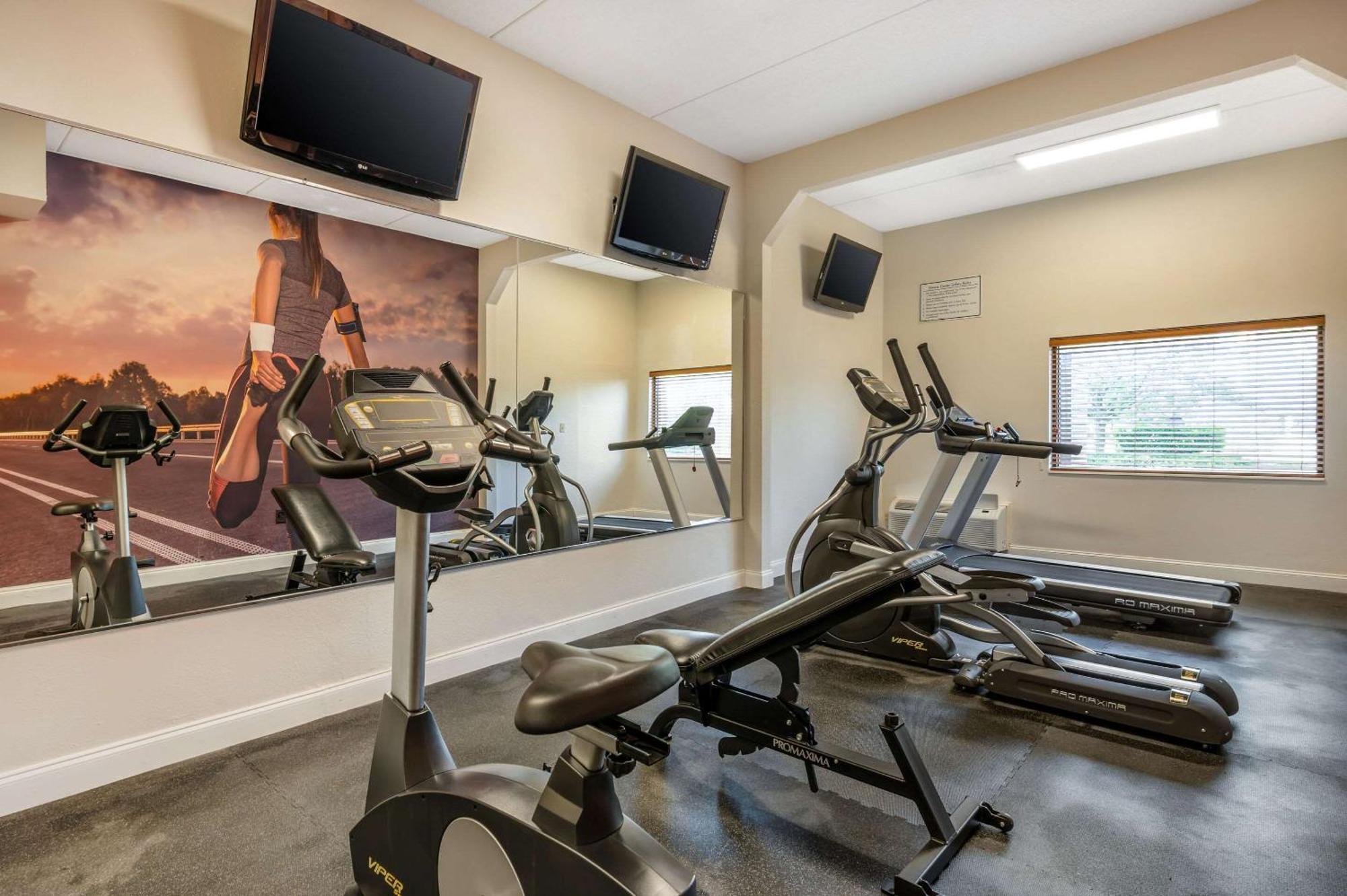 Quality Inn Louisville-Jefferson County Extérieur photo