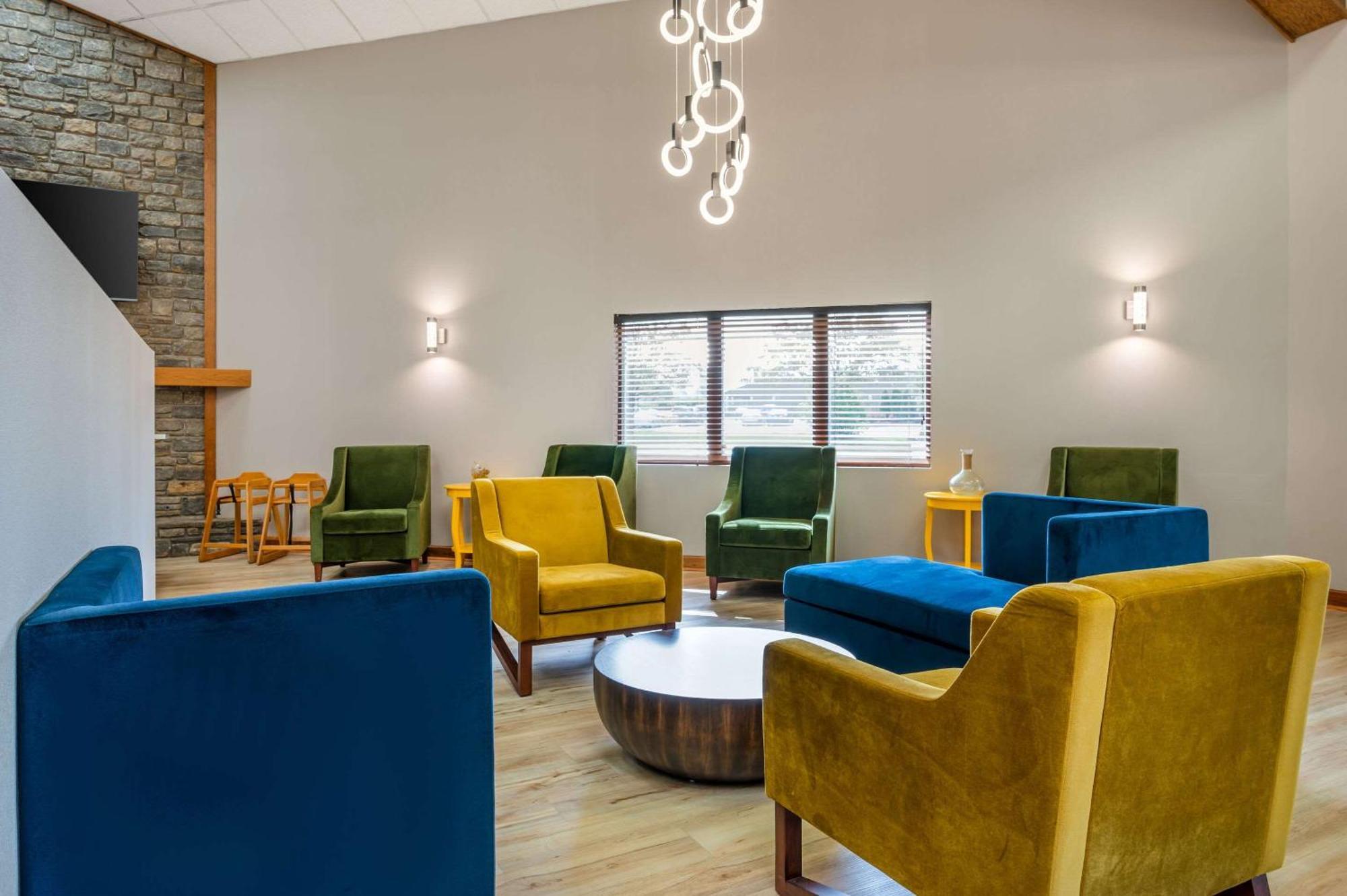 Quality Inn Louisville-Jefferson County Extérieur photo