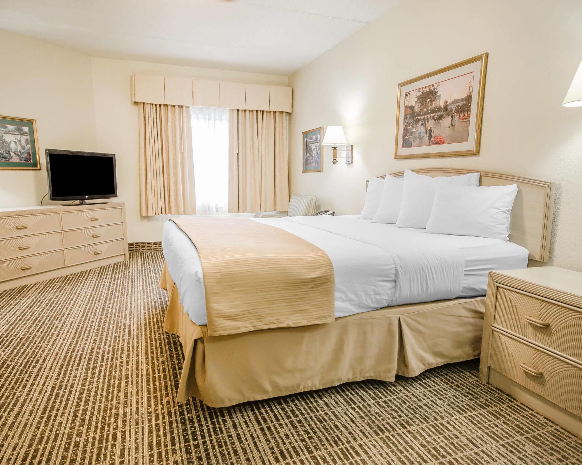 Quality Inn Louisville-Jefferson County Extérieur photo